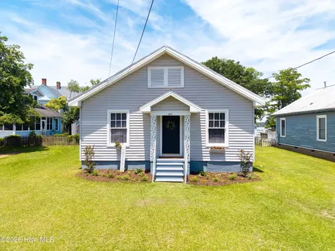205 E Grubb Street Hertford NC 27944