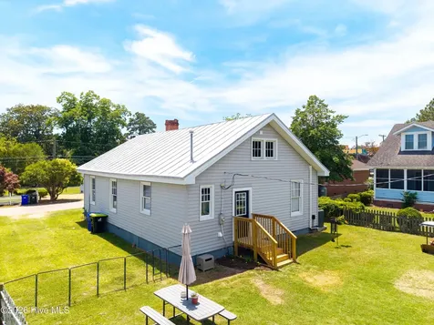 205 E Grubb Street Hertford NC 27944