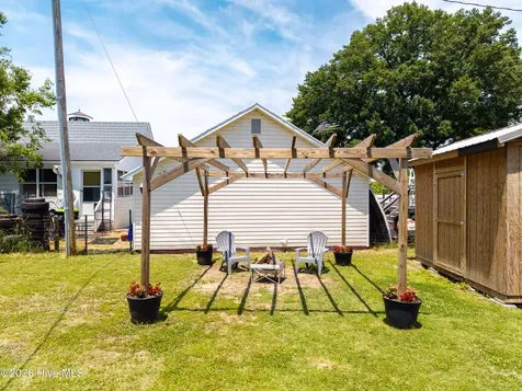 205 E Grubb Street Hertford NC 27944