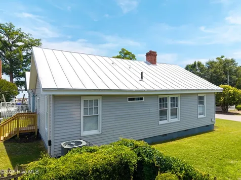 205 E Grubb Street Hertford NC 27944