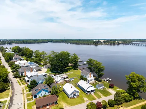 205 E Grubb Street Hertford NC 27944