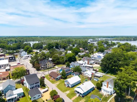 205 E Grubb Street Hertford NC 27944