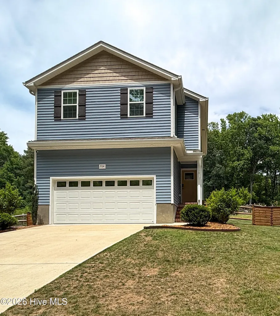 704 Pinecrest Street Carthage NC 28327