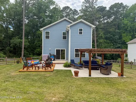 704 Pinecrest Street Carthage NC 28327