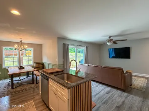704 Pinecrest Street Carthage NC 28327