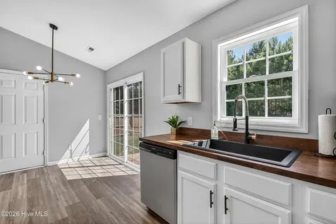 507 Cherry Blossom Lane Richlands NC 28574