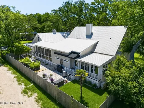 502 W Brown Street Southport NC 28461