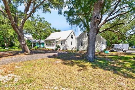 502 W Brown Street Southport NC 28461