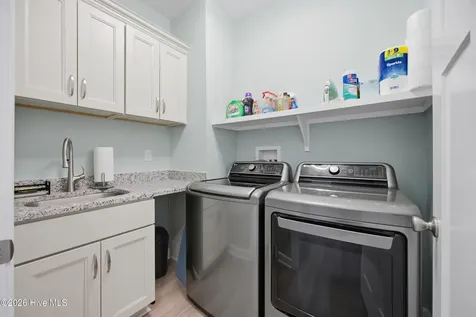 206 Pleasant Drive Elizabeth City NC 27909