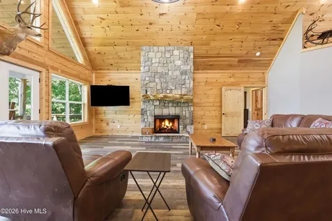 154 Blueberry Hill Hayesville NC 28904