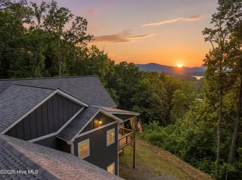 154 Blueberry Hill Hayesville NC 28904