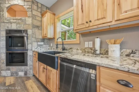154 Blueberry Hill Hayesville NC 28904