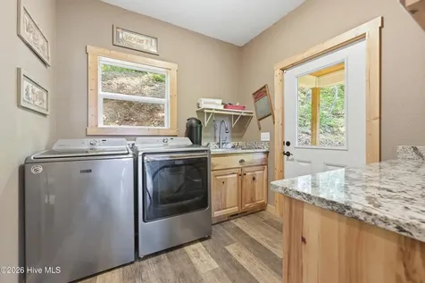 154 Blueberry Hill Hayesville NC 28904