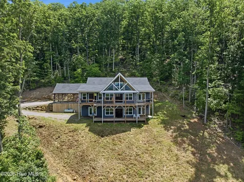 154 Blueberry Hill Hayesville NC 28904