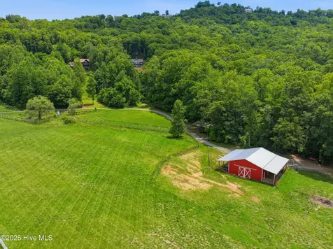 154 Blueberry Hill Hayesville NC 28904