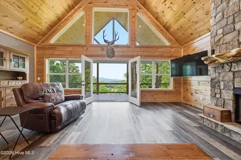 154 Blueberry Hill Hayesville NC 28904
