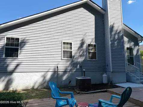 410 S Holly Lane Swansboro NC 28584