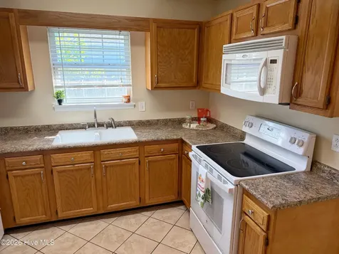 410 S Holly Lane Swansboro NC 28584