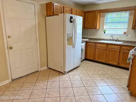 410 S Holly Lane Swansboro NC 28584