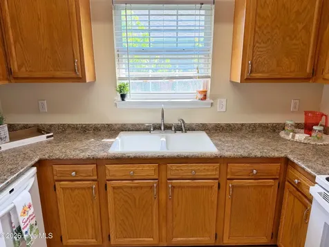 410 S Holly Lane Swansboro NC 28584
