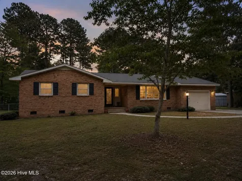 11541 Pinecroft Street Laurinburg NC 28352