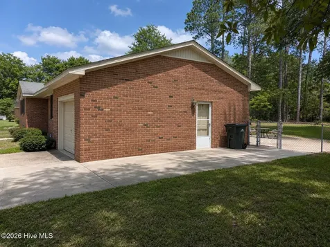 11541 Pinecroft Street Laurinburg NC 28352