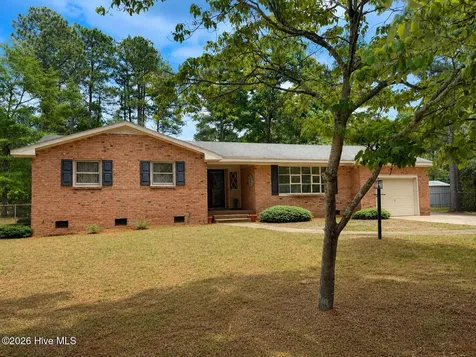 11541 Pinecroft Street Laurinburg NC 28352