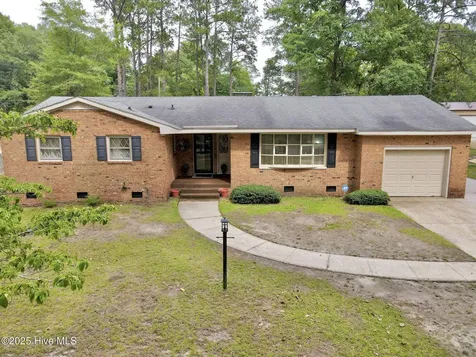 11541 Pinecroft Street Laurinburg NC 28352