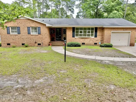 11541 Pinecroft Street Laurinburg NC 28352