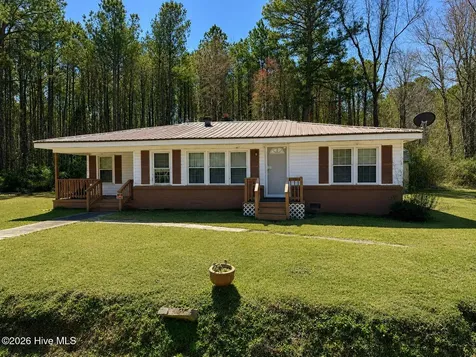 8061 Piney Woods Road Willard NC 28478