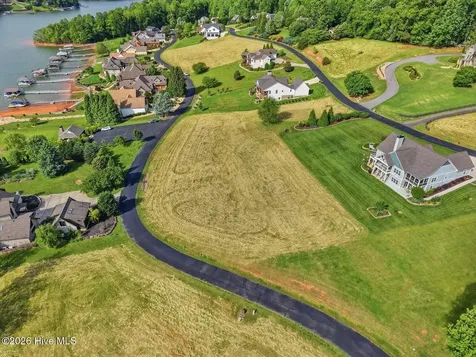 25 Mcintosh Circle Hayesville NC 28904