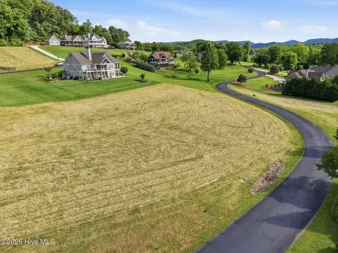 25 Mcintosh Circle Hayesville NC 28904