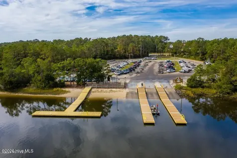 5006 Glen Cove Drive SE Southport NC 28461