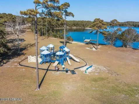 5006 Glen Cove Drive SE Southport NC 28461