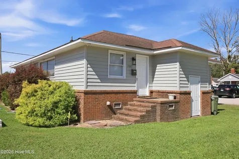 1102 Brown Street Washington NC 27889