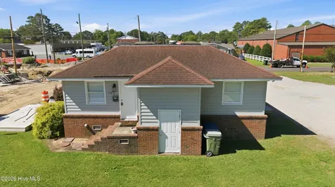 1102 Brown Street Washington NC 27889