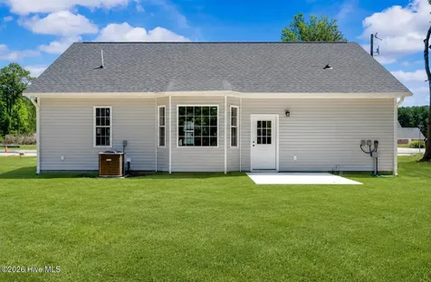 109 W Westbrook Street Wallace NC 28466