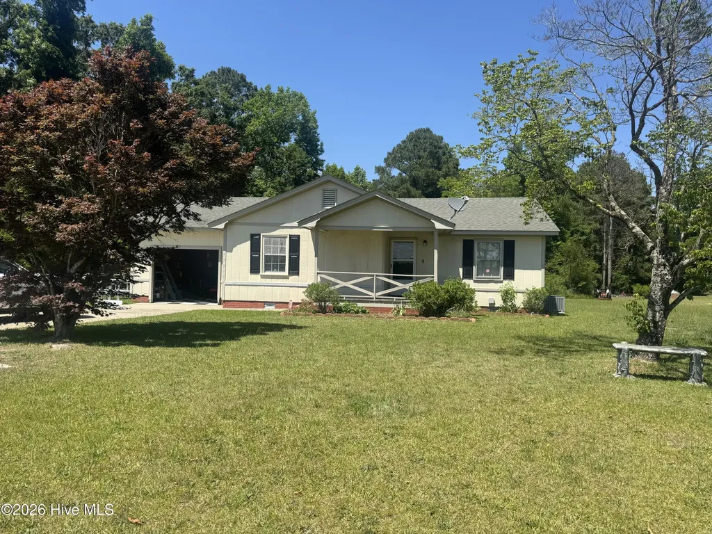 1725 Harrells Highway Garland NC 28441