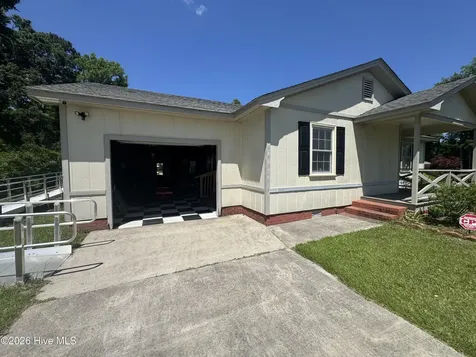 1725 Harrells Highway Garland NC 28441