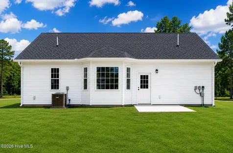 105 W Westbrook Street Wallace NC 28466