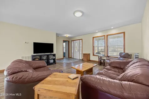 108 Young Rider Lane Grandy NC 27939