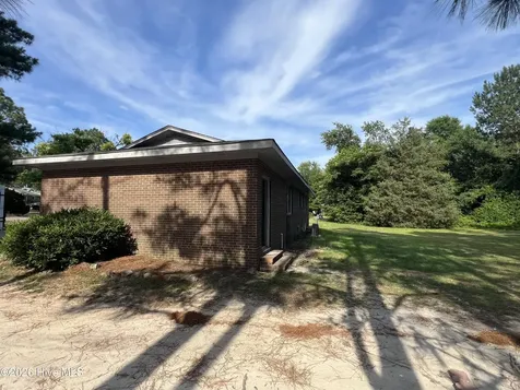 121 Forest Place Aberdeen NC 28315