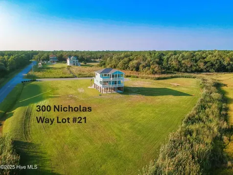 300 Nicholas Way Hubert NC 28539