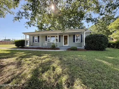 161 Walhurst Avenue Chocowinity NC 27817