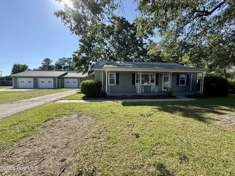 161 Walhurst Avenue Chocowinity NC 27817