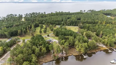 75 Seaview Court Bath NC 27808