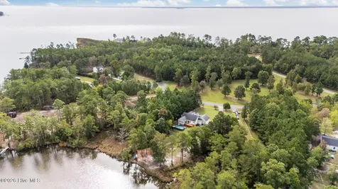 75 Seaview Court Bath NC 27808