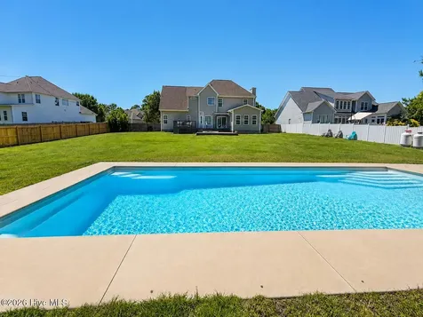 209 Middle Ridge Drive Hubert NC 28539