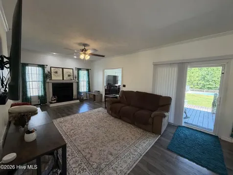 209 Middle Ridge Drive Hubert NC 28539