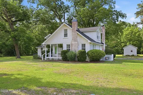 2704 Farm Life School Road Carthage NC 28327
